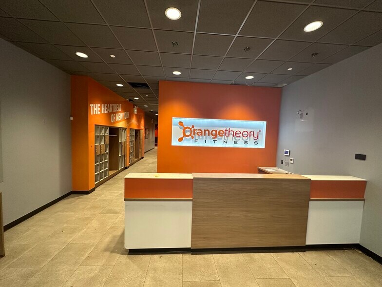 More Photos Of 313-321 W 37th St, New York Apartments For Lease