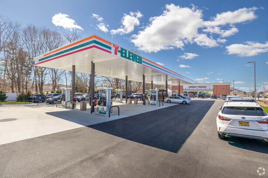 More Photos Of 336-338 E Jericho Tpke, Huntington Station Convenience Store For Sale