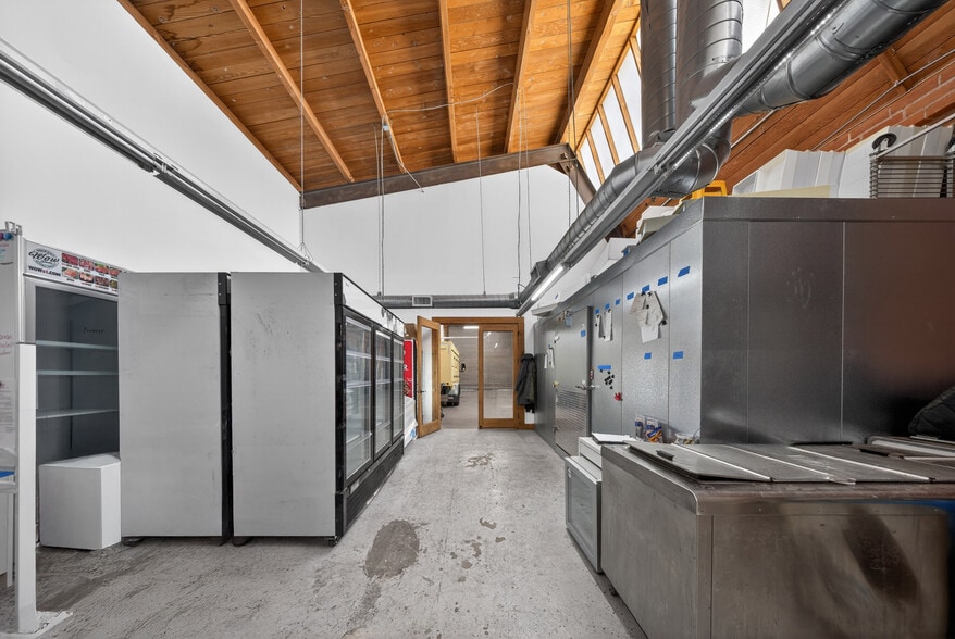 More Photos Of 5221 Pacific Blvd, Huntington Park Warehouse For Lease