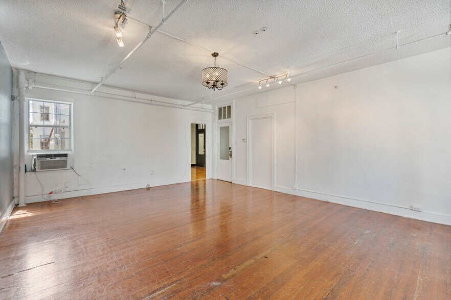 More Photos Of 909 E New Haven Ave, Melbourne Storefront Retail Residential For Lease