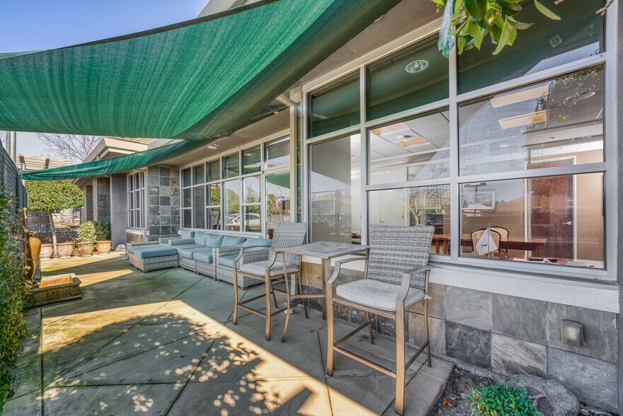 More Photos Of 975 Reserve Dr, Roseville Medical For Sale