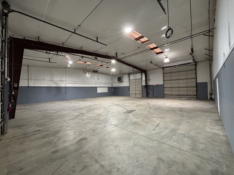 More Photos Of 673 Sandy Springs Rd, Piedmont Warehouse For Lease