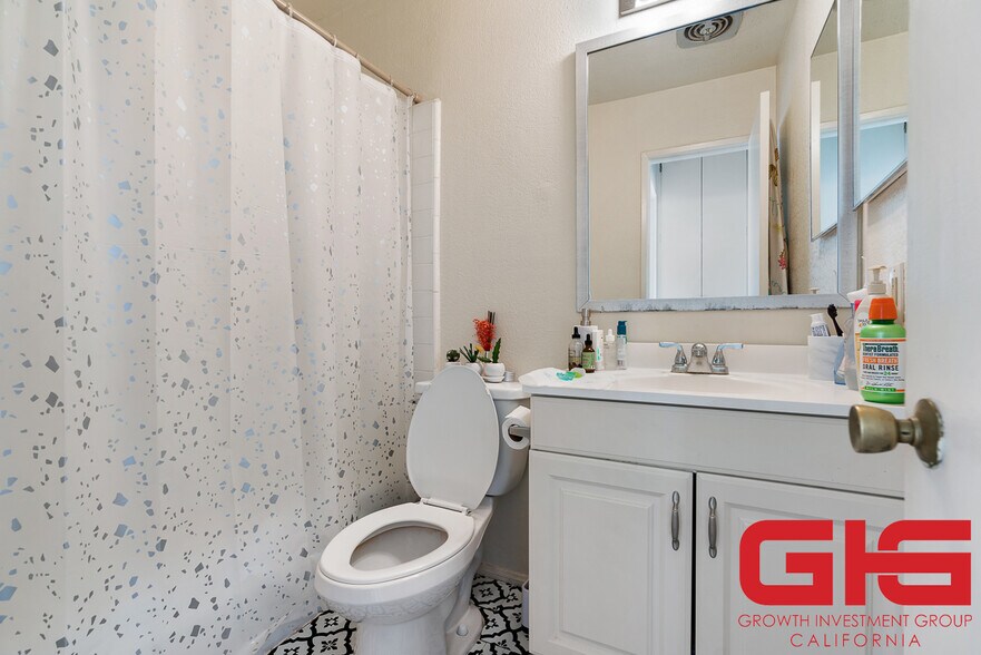 More Photos Of 820 N Raymond Ave, Pasadena Apartments For Sale