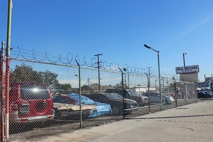 More Photos Of 6920 Central Ave, Los Angeles Auto Dealership For Lease