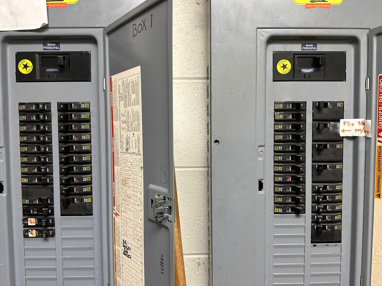 More Photos Of 14914 W 101st Ave, Dyer Freestanding For Sale