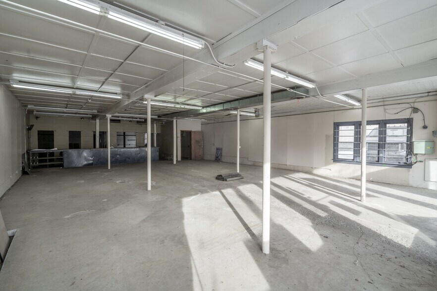 More Photos Of 420-424 W State St, Ithaca Freestanding For Lease