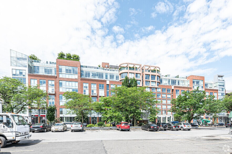 More Photos Of 211 McGuinness Blvd, Brooklyn Apartments For Lease