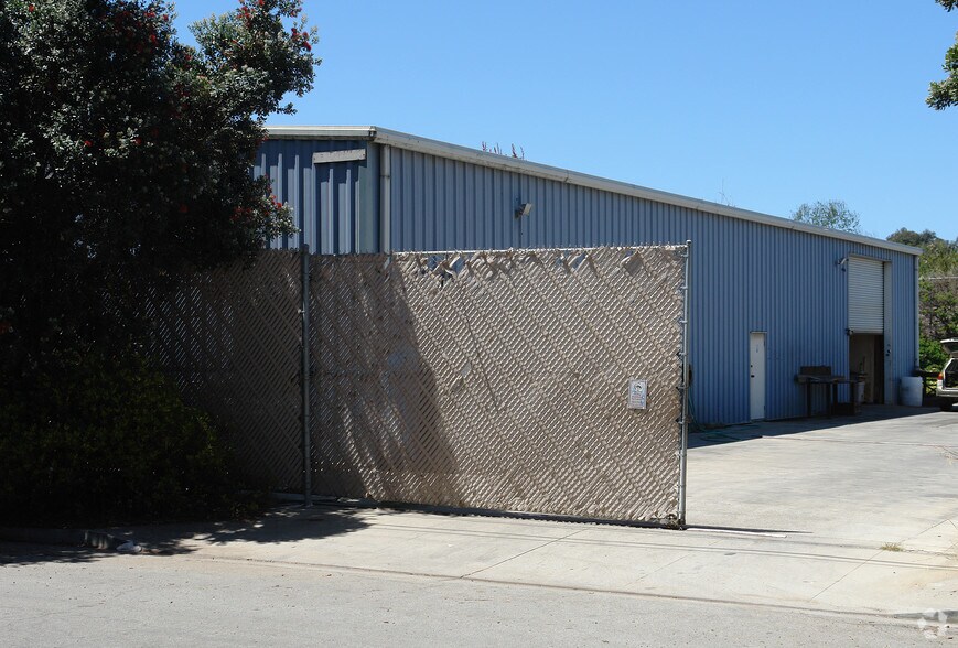 More Photos Of 43 N Peking St, Ventura Industrial For Lease
