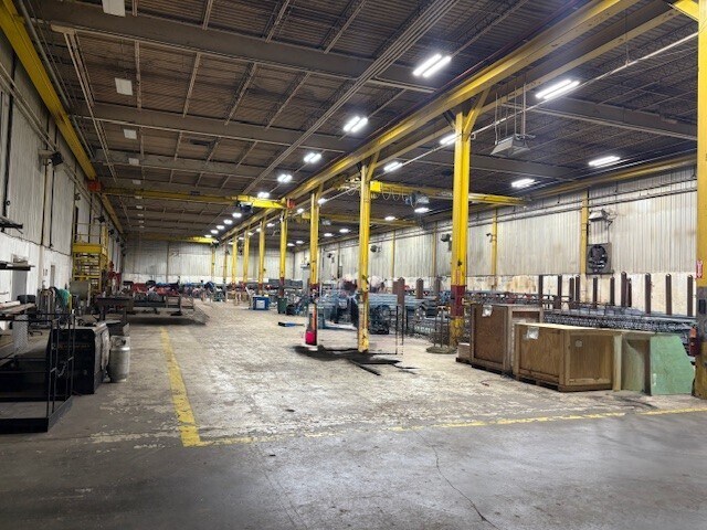 More Photos Of 315 E St, Hampton Warehouse For Lease