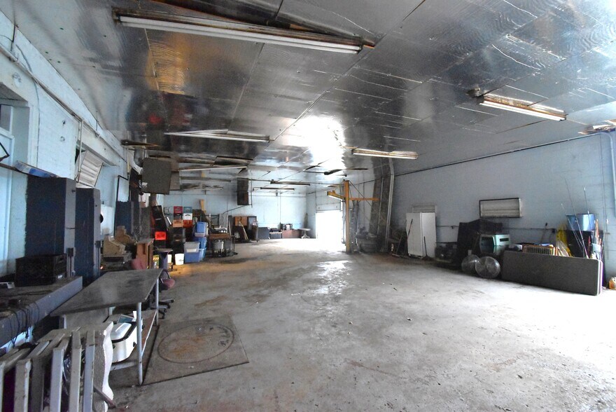 More Photos Of 104 S Norton St, Mount Vernon Light Manufacturing For Lease