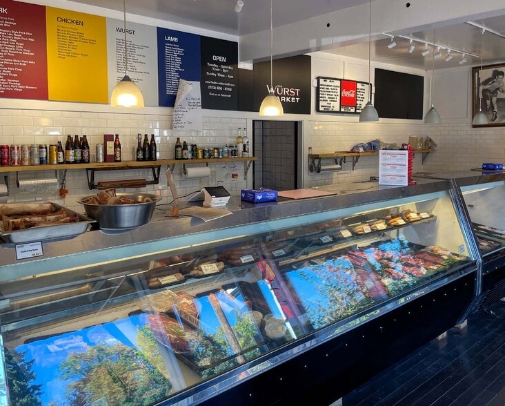 More Photos Of 18893 SE Mcloughlin Blvd, Portland Freestanding For Sale