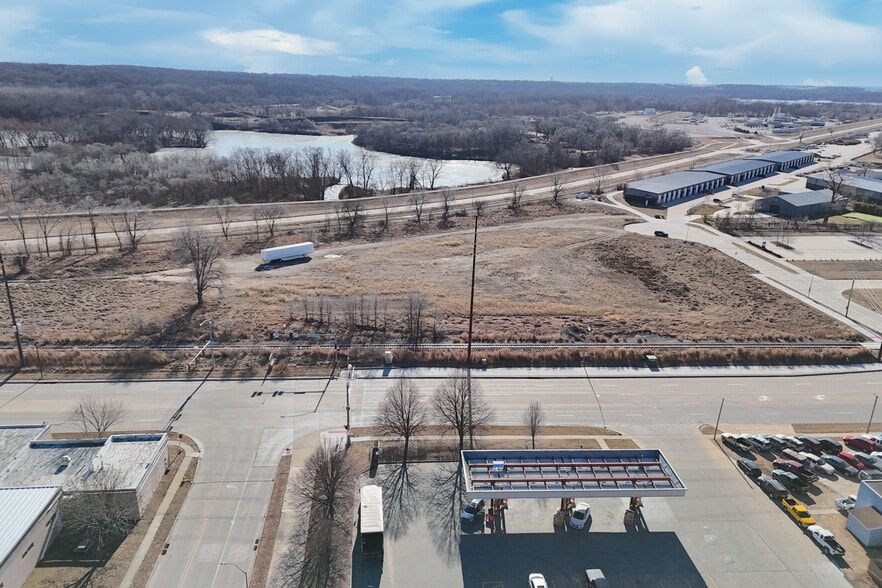 More Photos Of 130 9th St, West Des Moines Land For Sale