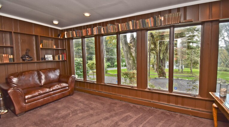 More Photos Of 2735 PA-390, Canadensis Hospitality For Sale