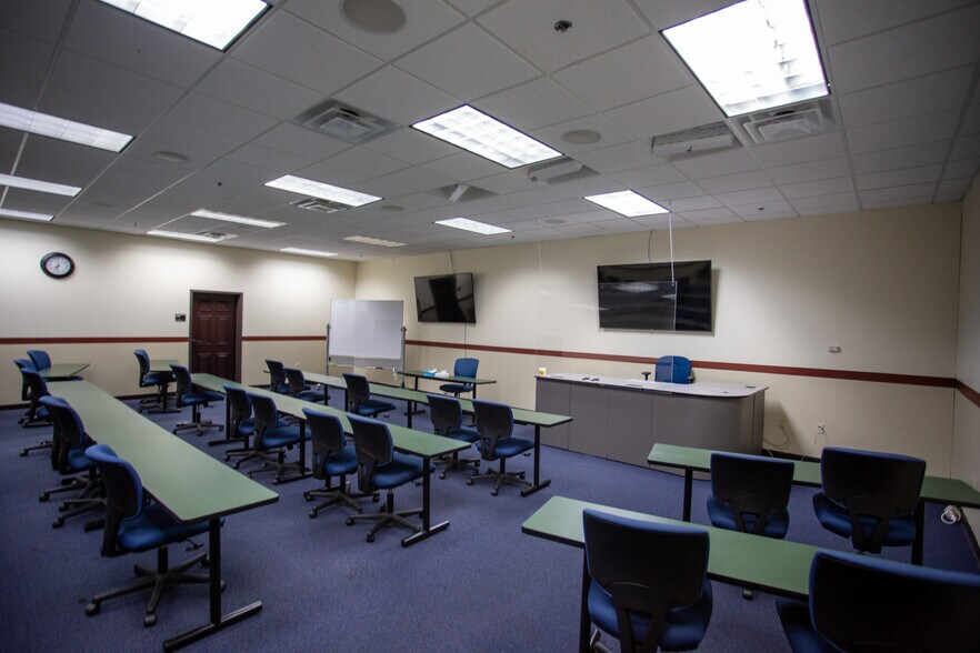 More Photos Of 8401 Valencia College Ln, Orlando Schools For Sale