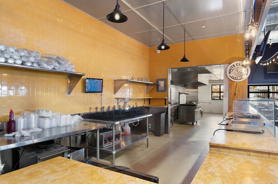 More Photos Of 12849 Ocean Gtwy, Ocean City Restaurant For Sale