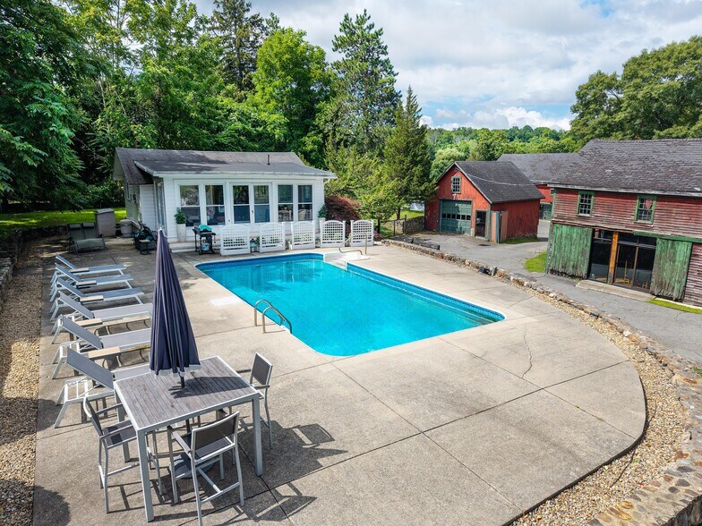 More Photos Of 11 Marbleridge Rd, North Andover Specialty For Sale