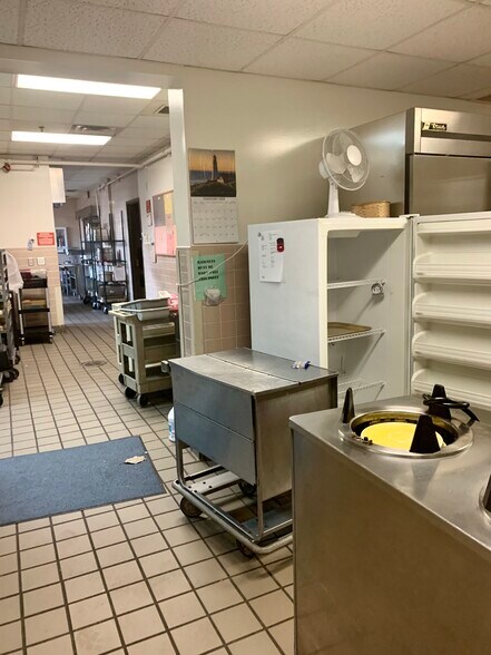 More Photos Of 500 6th Ave, Mendota Skilled Nursing Facility For Lease