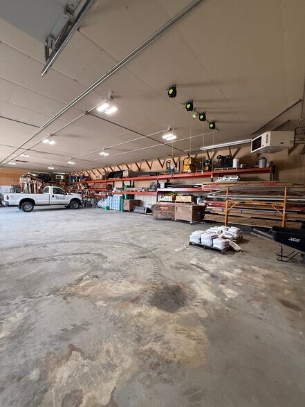 More Photos Of 1716 26th St S, Moorhead Warehouse For Sale