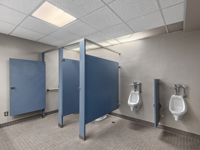 More Photos Of 14 O'Henry Ave, Asheville Loft Creative Space For Lease