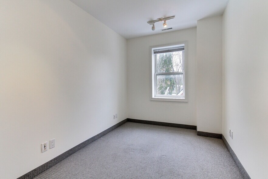 More Photos Of 187 Finch Ave W, Toronto Office Residential For Sale