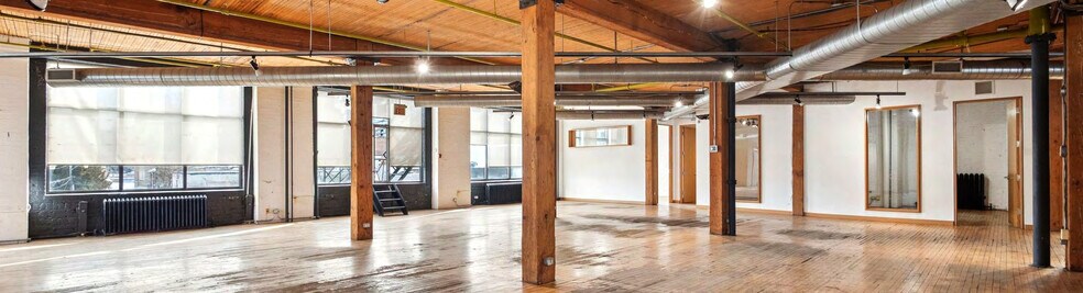 More Photos Of 183 Bathurst St, Toronto Office For Lease