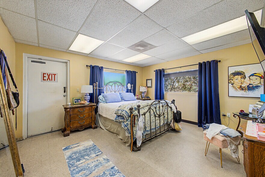 More Photos Of 407 E Main St, San Manuel Warehouse For Sale