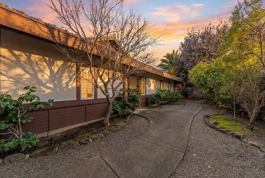 More Photos Of 24954 Cypress Ave, Hayward Multifamily For Sale