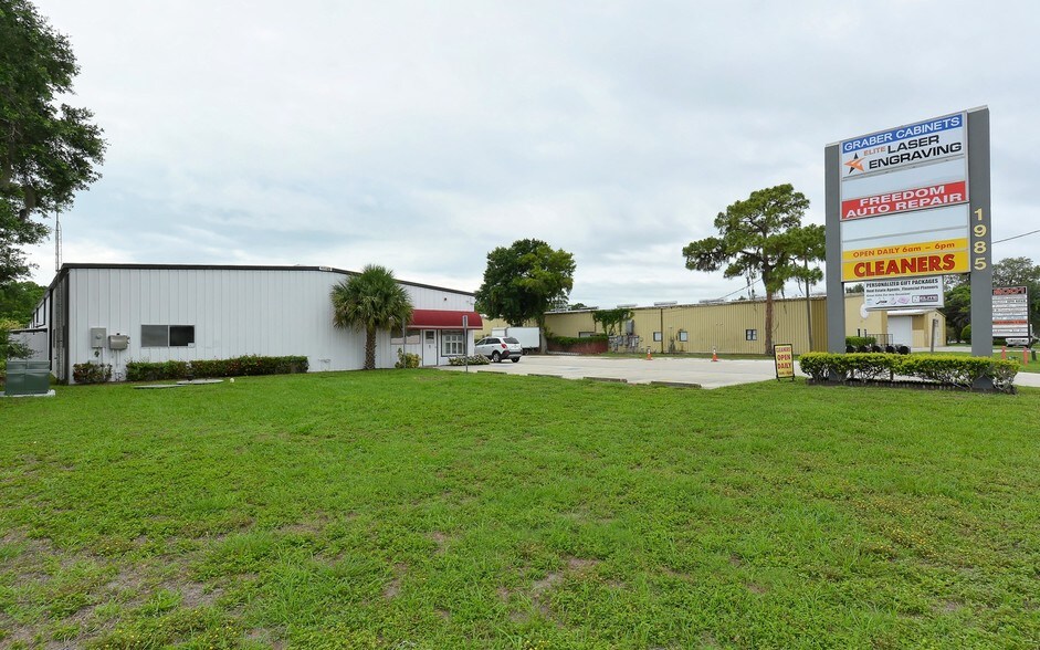 Primary Photo Of 1985 Cattlemen Rd, Sarasota Warehouse For Lease