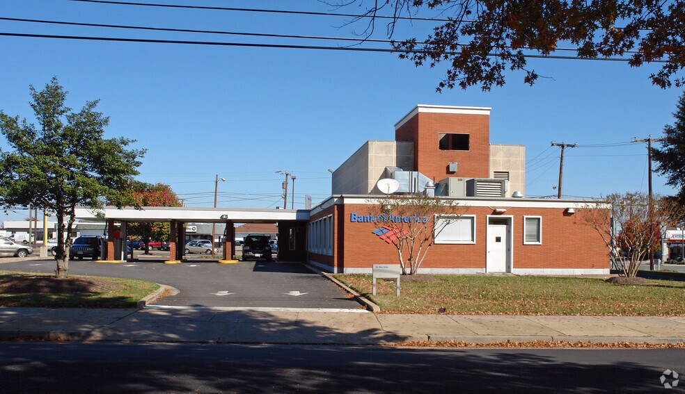 More Photos Of 4101 W Broad St, Richmond Bank For Sale