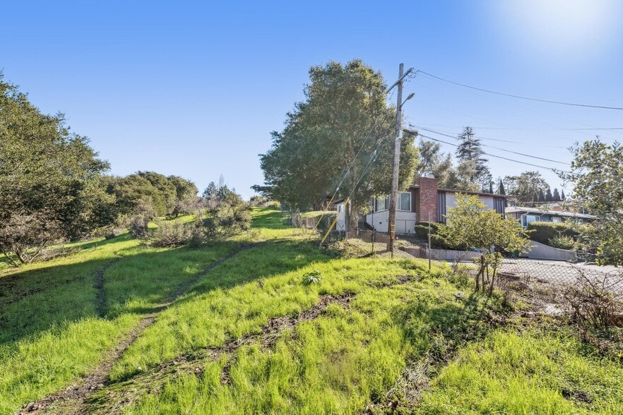 More Photos Of 0 Fairview Rd, Richmond Land For Sale