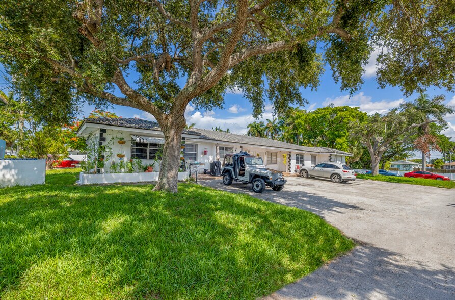 More Photos Of 213 SE Park St, Dania Apartments For Sale