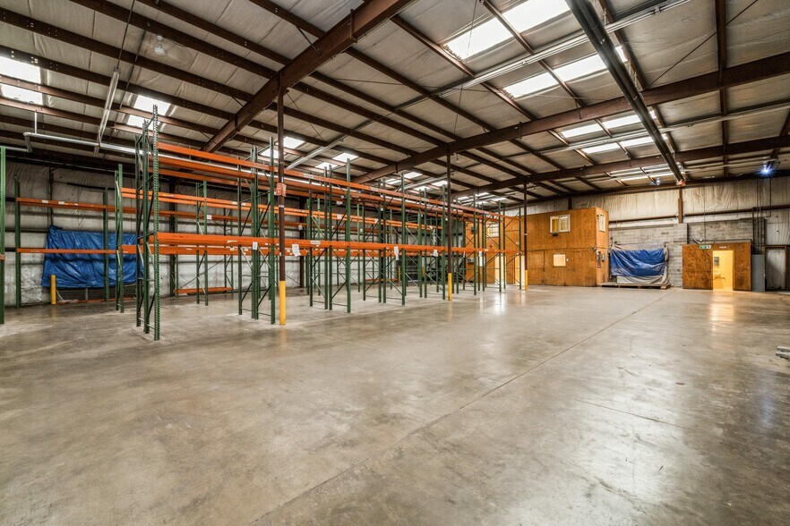 More Photos Of 635 New York Ave, Des Moines Industrial For Lease