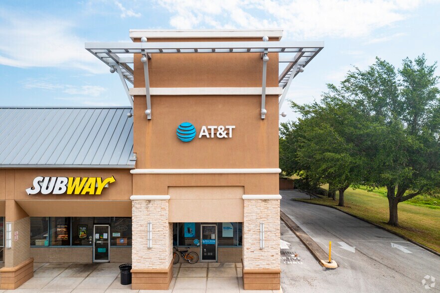 More Photos Of 1930 State Route 60 E, Valrico Unknown For Lease