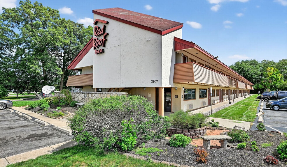 More Photos Of 2902 Cassopolis St, Elkhart Hotel For Sale