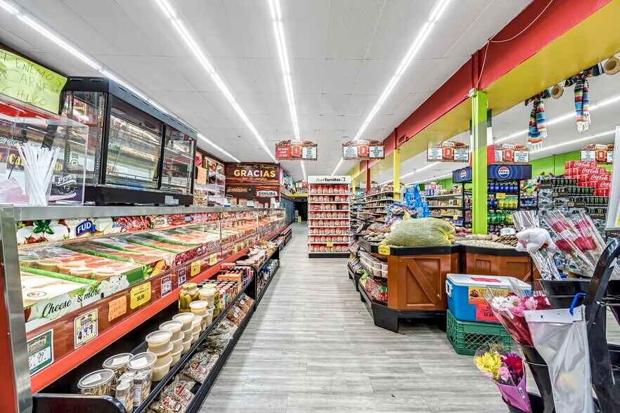 More Photos Of 217 S L St, Dinuba Freestanding For Sale