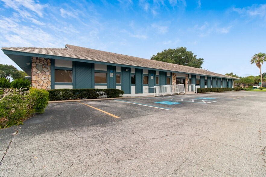 More Photos Of 3301 66th St N, Saint Petersburg Office For Sale