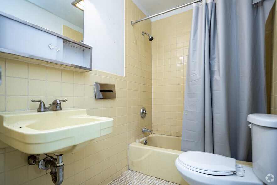 More Photos Of 35 Chestnut St, Rochester Apartments For Sale