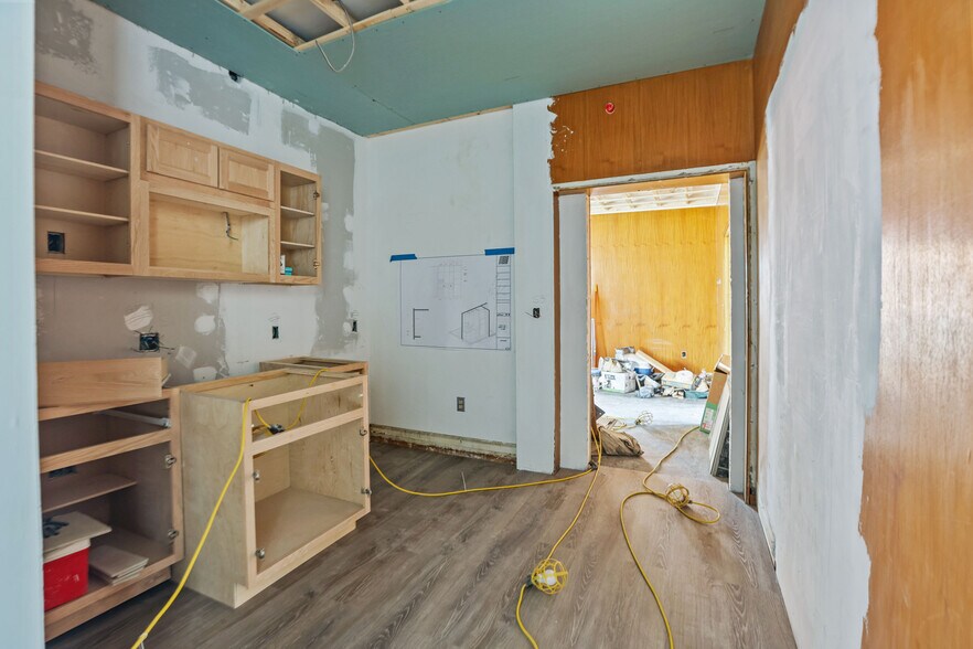 More Photos Of 255 Main St, Pawtucket Office For Sale