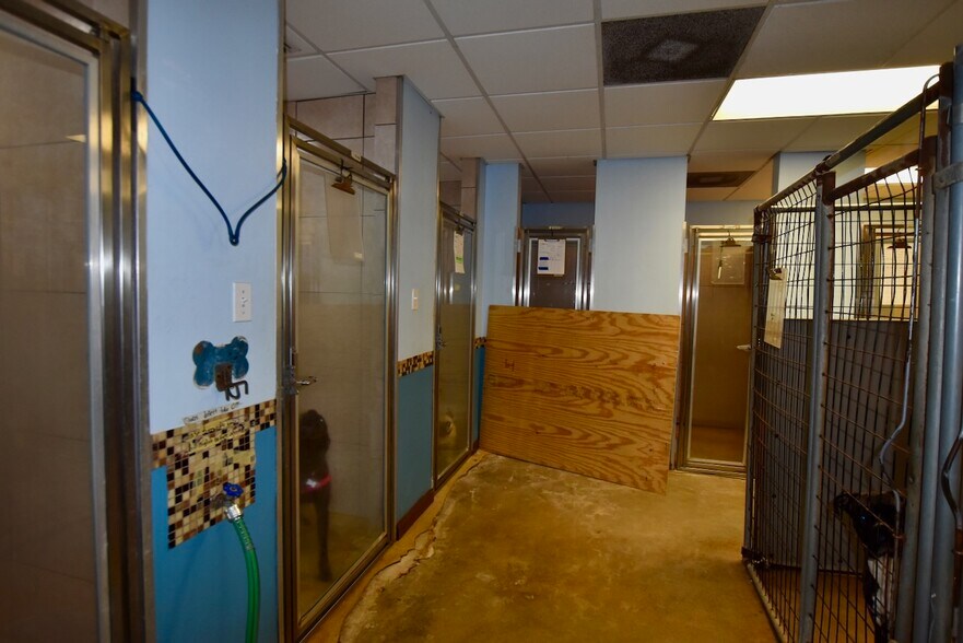 More Photos Of 90 Mary Esther Blvd, Mary Esther Freestanding For Lease