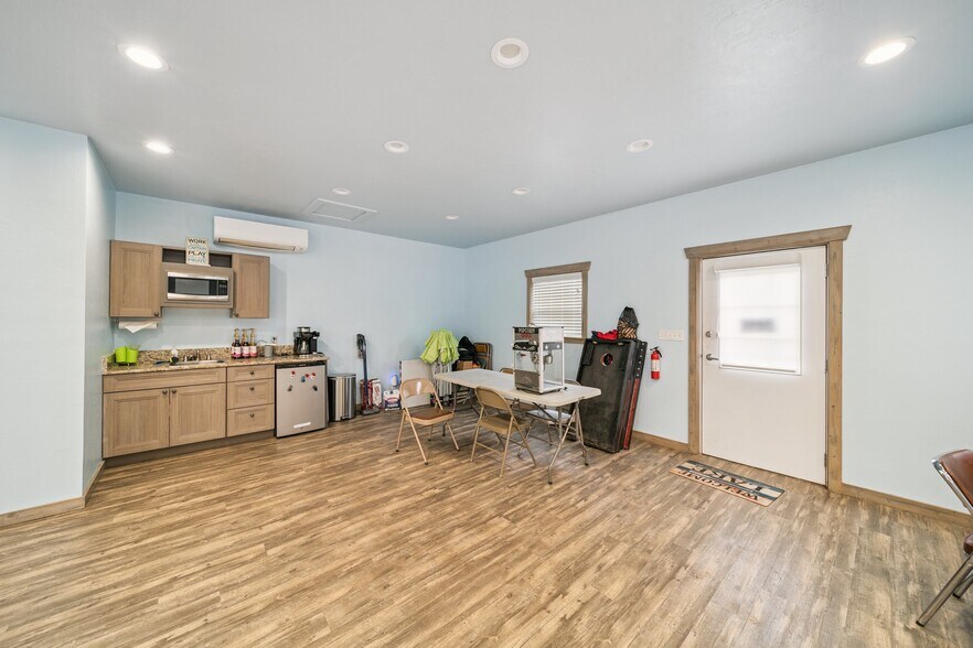 More Photos Of 100 Main St, Bernice Self Storage For Sale