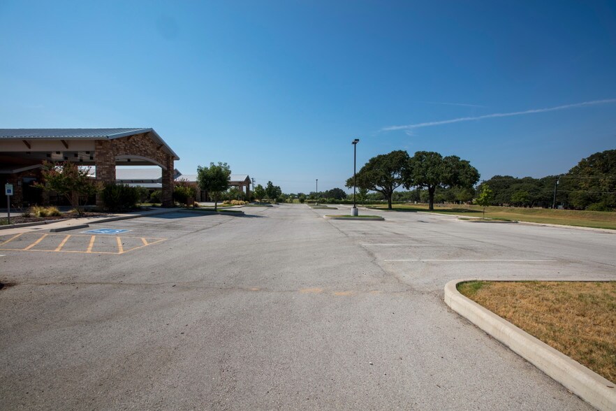 More Photos Of 601 Old Base Rd, Aurora Religious Facility For Sale