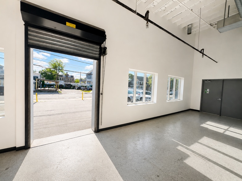 More Photos Of 482 Glenbrook Rd, Stamford Manufacturing For Lease