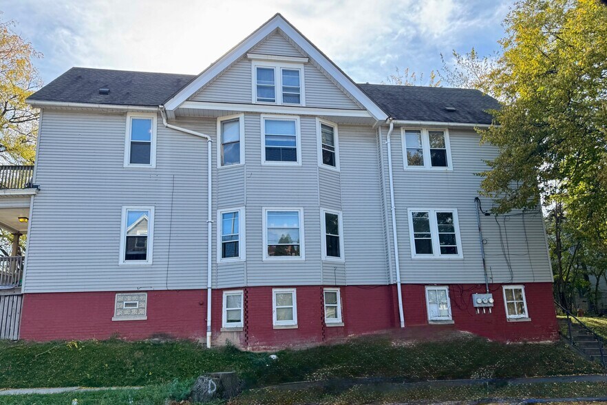 More Photos Of 1825 N Astor St, Milwaukee Apartments For Sale