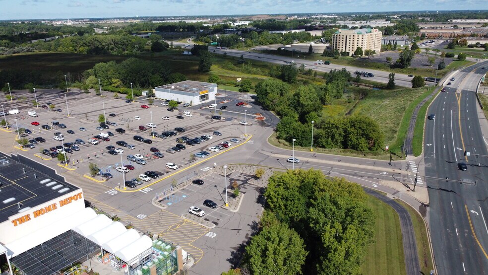 More Photos Of 6771 N Boone Ave, Minneapolis Auto Repair For Lease