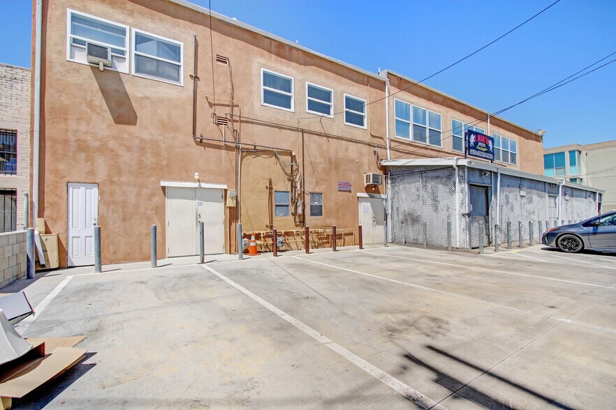 More Photos Of 8330-8338 Beverly Blvd, Los Angeles Storefront Retail Office For Sale