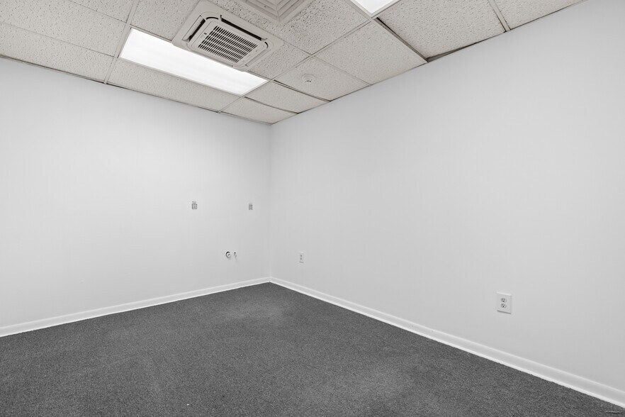 More Photos Of 75A New Brunswick Ave, Perth Amboy Office For Lease