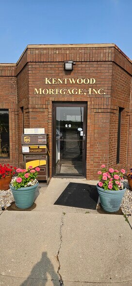 More Photos Of 610 N Main St, Springboro Medical For Lease