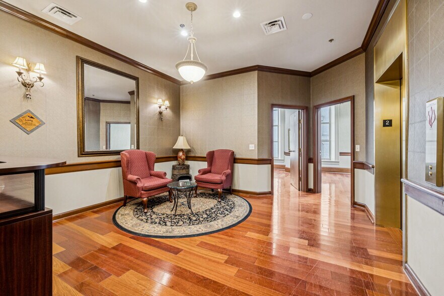 More Photos Of 219 Rep John Lewis Way N, Nashville Office For Sale