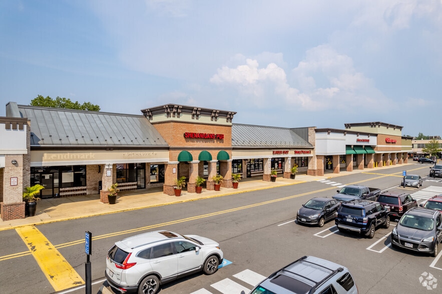 More Photos Of 510-550 E Market St, Leesburg Unknown For Lease