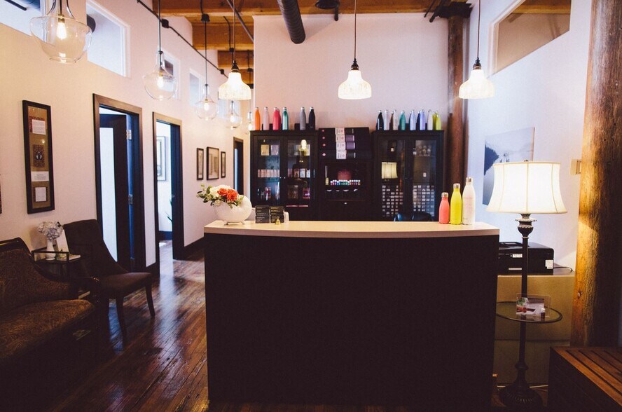 More Photos Of 6 Cataraqui St, Kingston Office For Lease